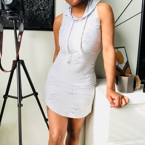 Dress - Picture 4 of 4